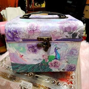 NWOT Vintage Pooch & Sweetheart floral multipurpose vanity.... box